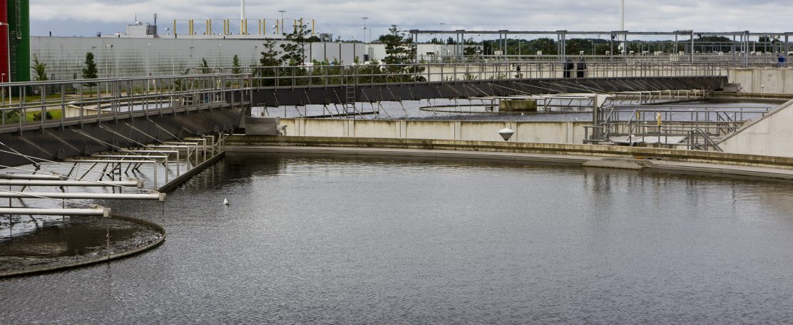 Ontwikkeling van een waterkwaliteit sensor met behulp van Elektrochemische Impedantie Spectroscopie voor het meten van (micro)verontreinigingen