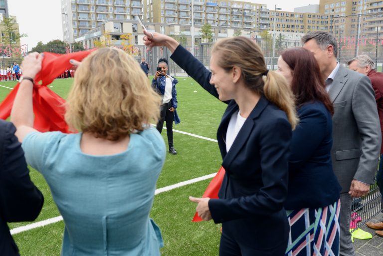 ’s Werelds koelste kunstgras sportveld van Amsterdam