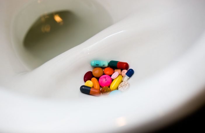 Affiniteits Adsorptie: CatchAmed bindt medicijnen in het toilet